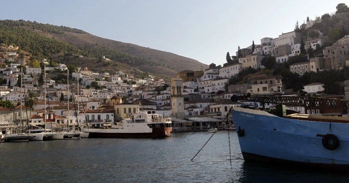 Ο «μεσαίωνας» επισκέφτηκε την Ύδρα: Αποχωρούν μαζικά οι τουρίστες, σε απόγνωση κάτοικοι και επιχειρηματίες